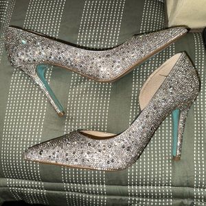 Silver sparkly rhinestone pumps